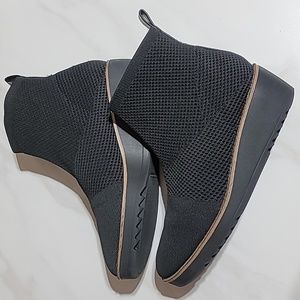 BANDOLINO Reissa 7.5M Knit Sock Wedge Ankle Booties Casual Fall Heel Boots Shoes